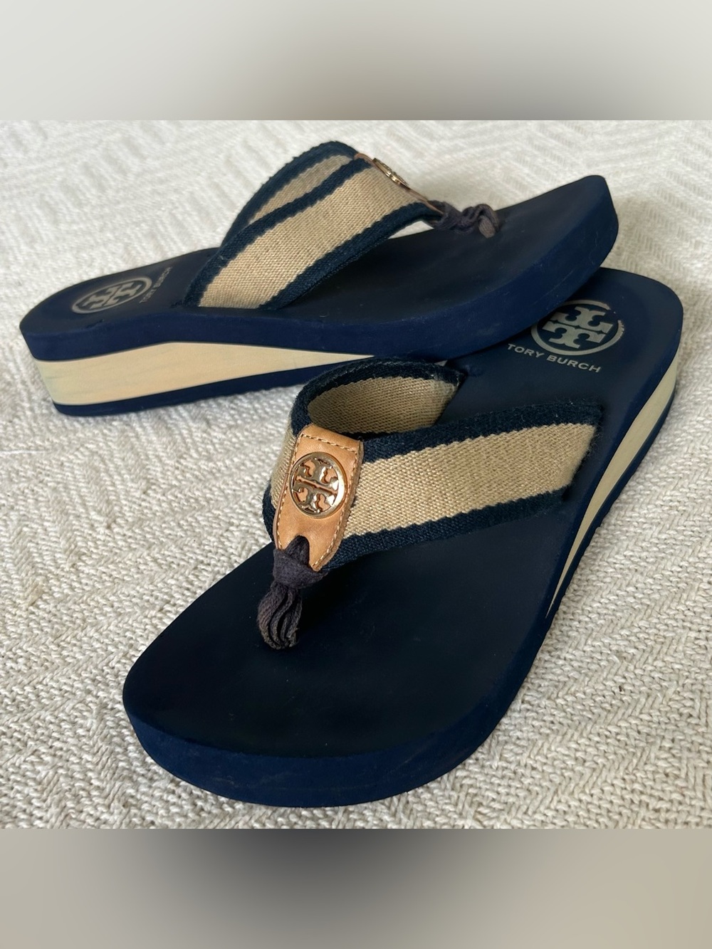 TORY BURCH WEDGE THONG SANDALS in TAN AND BLUE 
Size 5 M